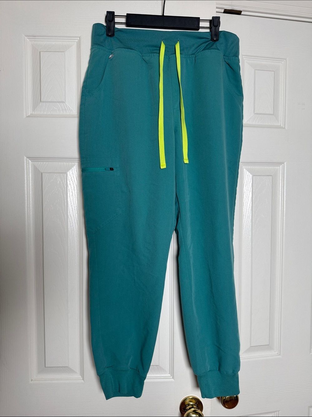 Teal Figs Zamora High-Waist Jogger Scrub Pants with Neon Drawstring size L petit